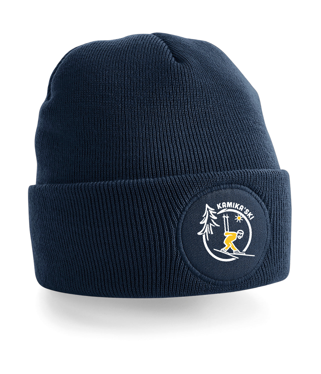 Beanie of muts met Logo van een stuntende skier die verre van elegant de piste afgaat met als begeleidende tekst kamika’ski